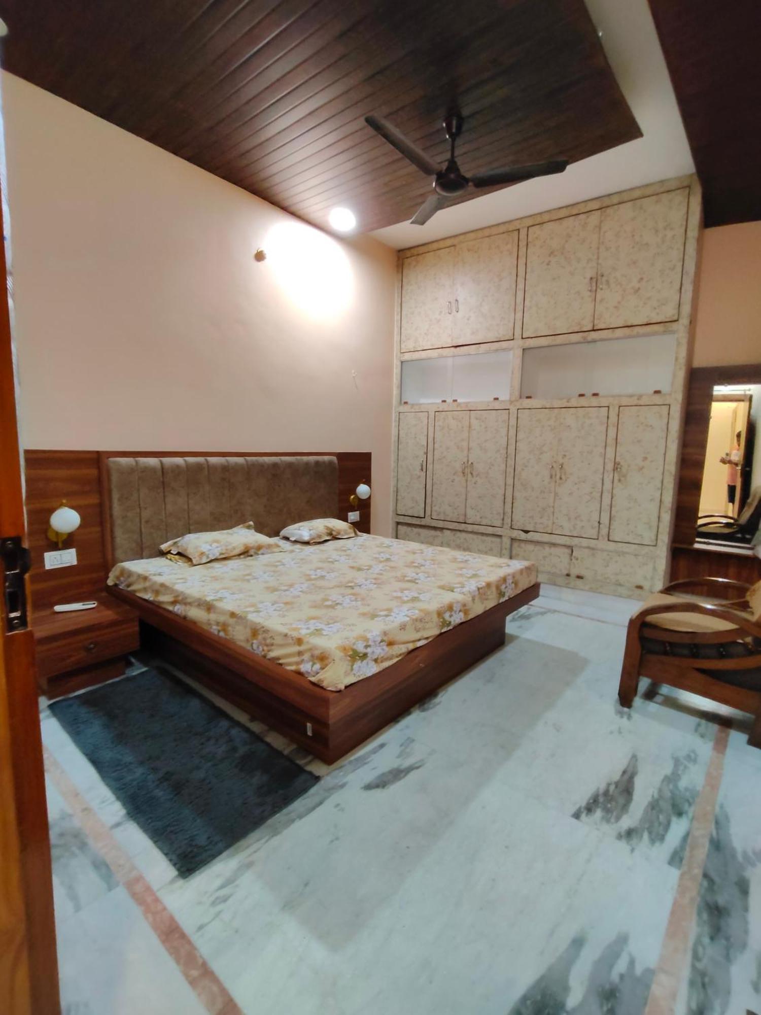 Kashivas - Spacious 2Bhk Near Assi Ghat Варанаси Екстериор снимка